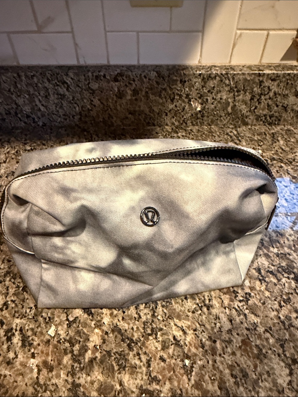 lululemon athletica Silver Gray Toiletry Dopp Kit